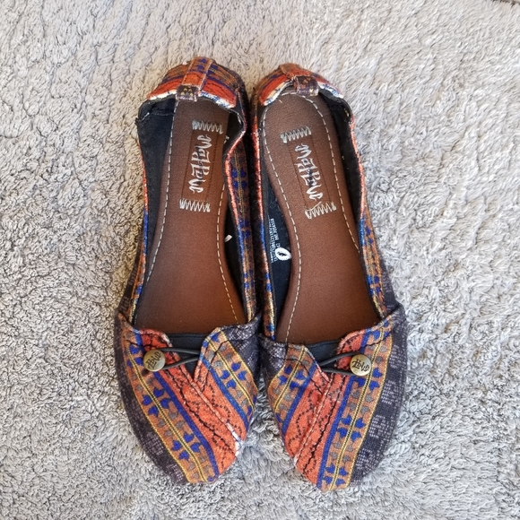 Maj Pole Slip On Ballet Flats Black Gold Orange Tribal Skull Shoes (Womens 5/6) - Picture 5 of 9